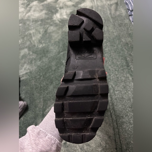 Green Jungle Boots - Picture 2 of 3